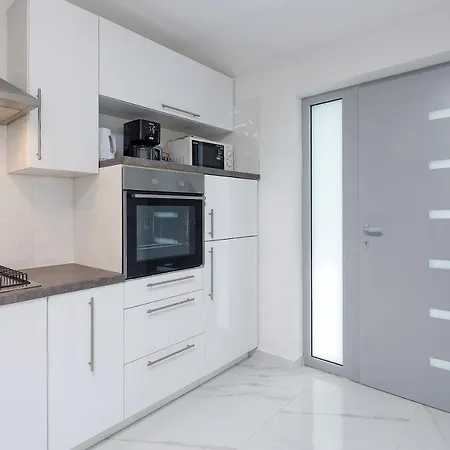 Alen Apartman *